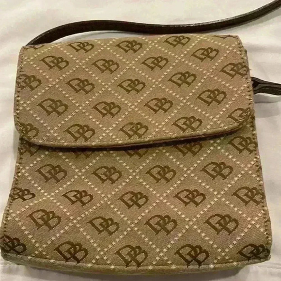 Dooney and Bourke‎ Square logo Crossbody Bag - Picture 3 of 9
